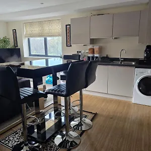 Kakra's Place With Free Secure Parking York